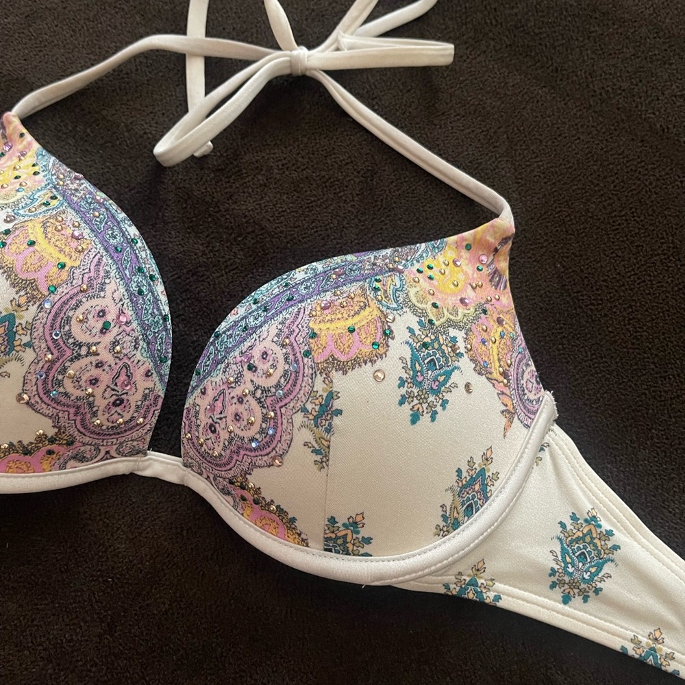 Victoria’s Secret 32B Swim Top